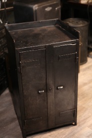 meuble atelier ancien